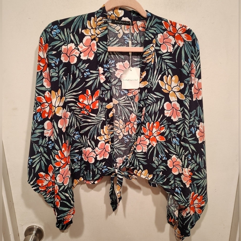 Do Everything In Love NWT Hawaiian Floral Short Tie Front Poncho Kimono OS